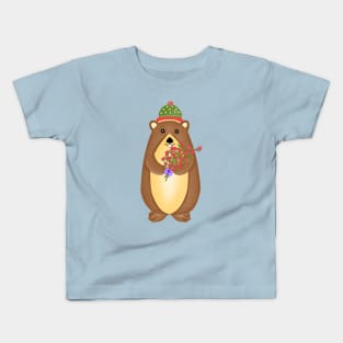 Cute groundhog with flowers bouquet. Kids T-Shirt